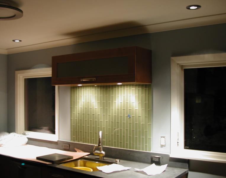 05/05 - The task lights over the sink